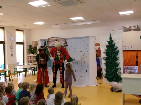 Teatrzyk „Pierwsze spotkanie z zimą”.